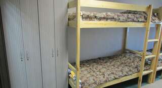 Гостиница Hostel 4&4 Самара Спальное место на двухъярусной кровати в общем номере для мужчин и женщин-3