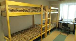 Гостиница Hostel 4&4 Самара Спальное место на двухъярусной кровати в общем номере для мужчин и женщин-2