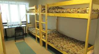 Гостиница Hostel 4&4 Самара Спальное место на двухъярусной кровати в общем номере для мужчин и женщин-4